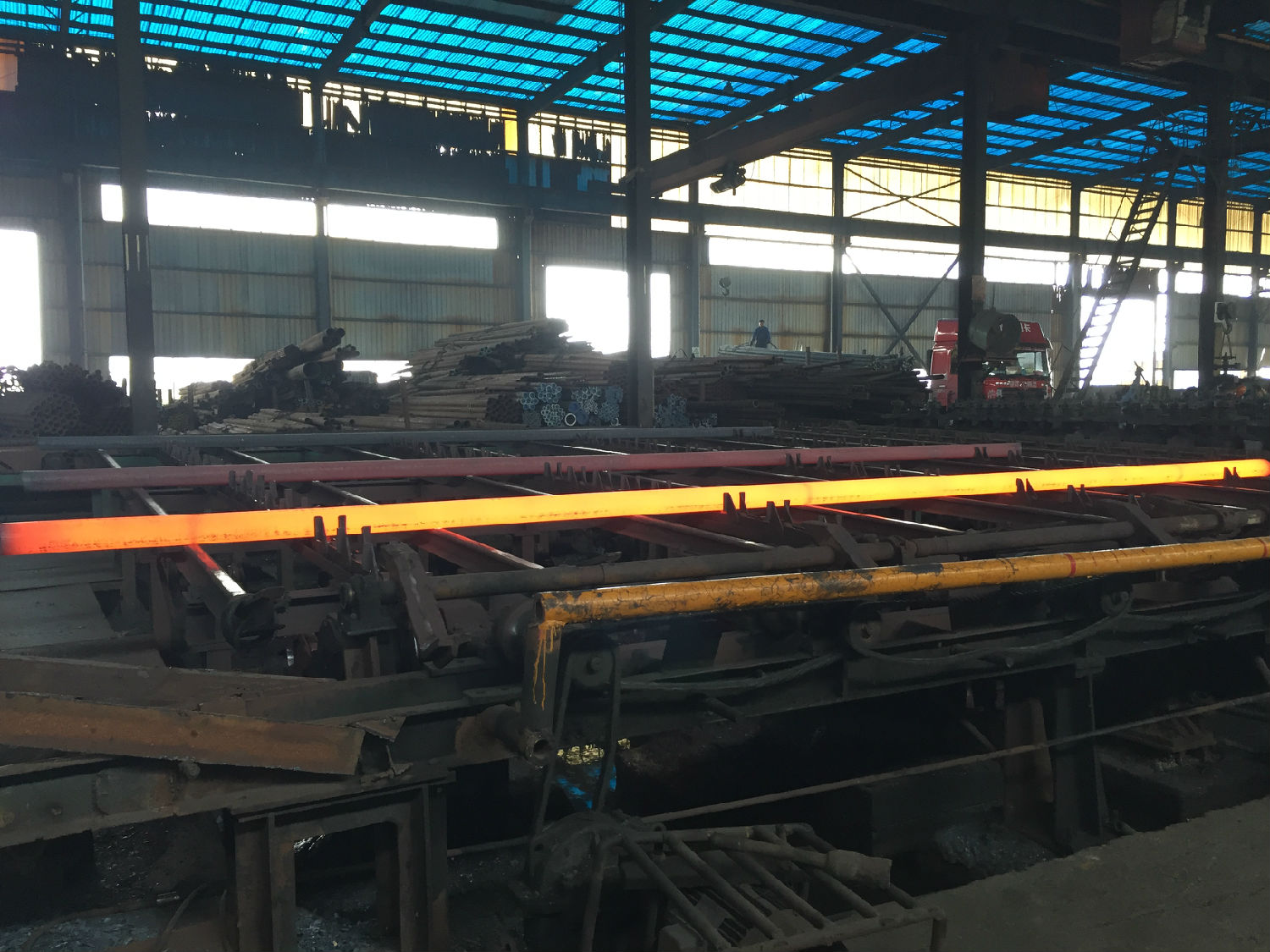 自贡无缝钢管厂家生产线